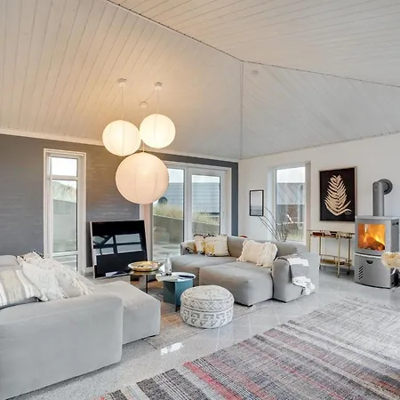Fris - 100m From The Sea By Interhome