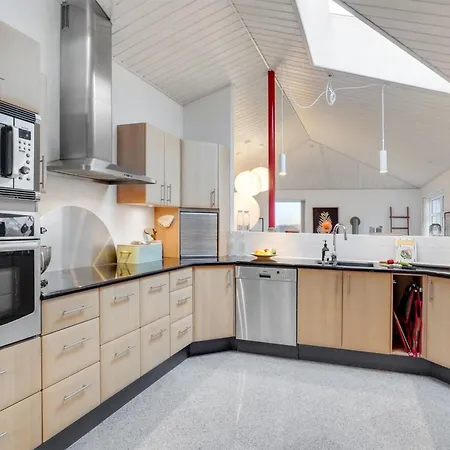 Fris - 100m From The Sea By Interhome Feriehus