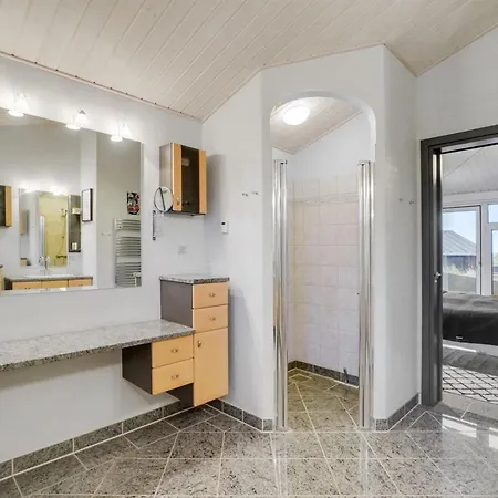 Fris - 100m From The Sea By Interhome Feriehus *